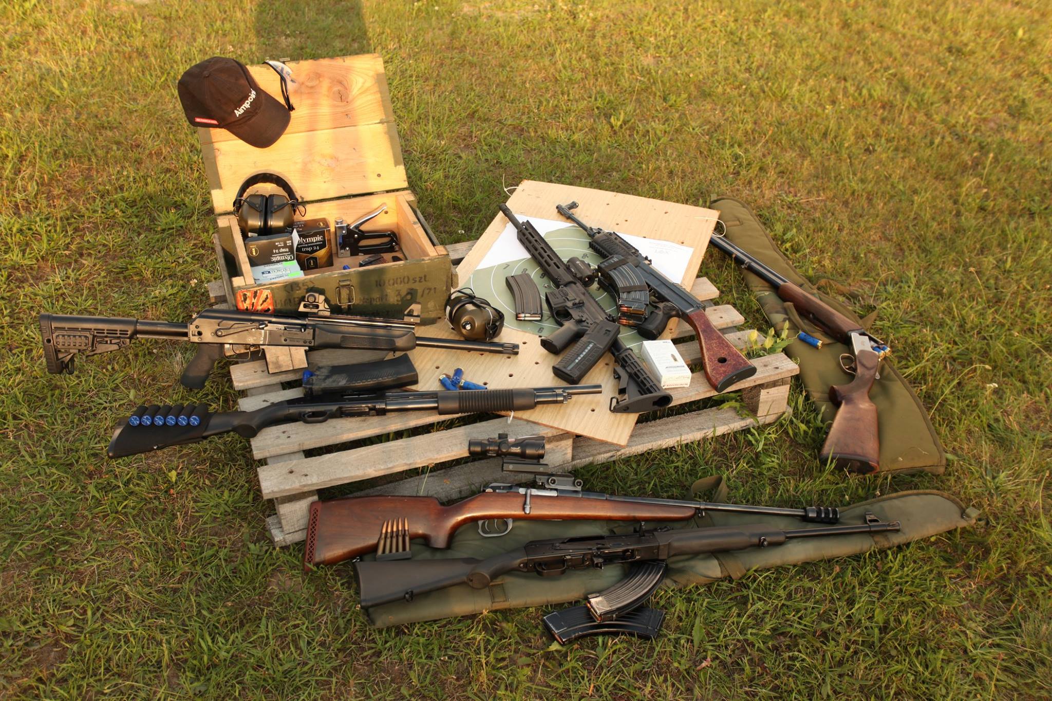 Szkolenie strzeleckie na strzelnicy otwartej